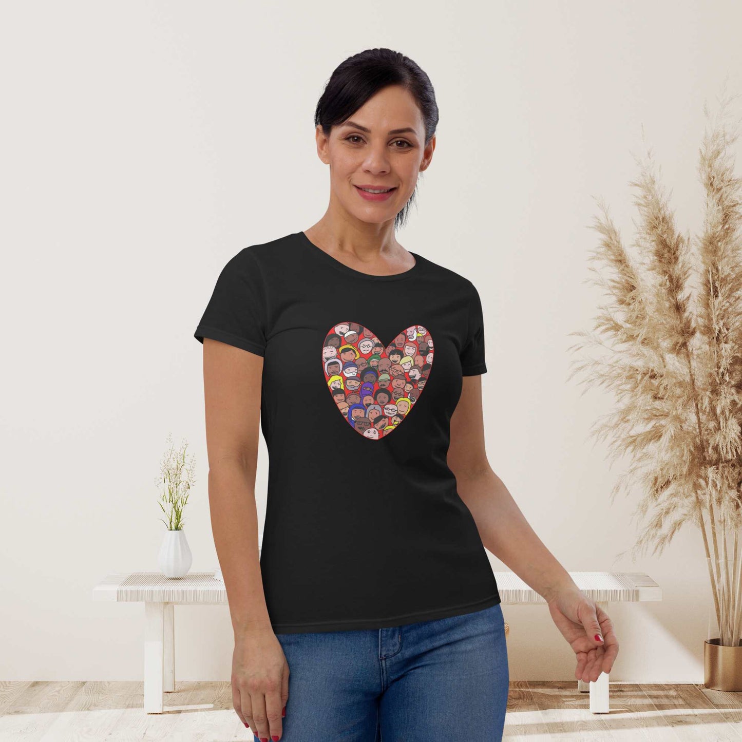 Love Everybody Women's T-Shirt